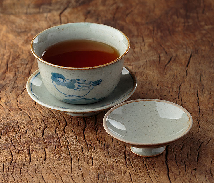 Thumbnail: Qinghua Sleeping Quail in Rock Bush Gaiwan