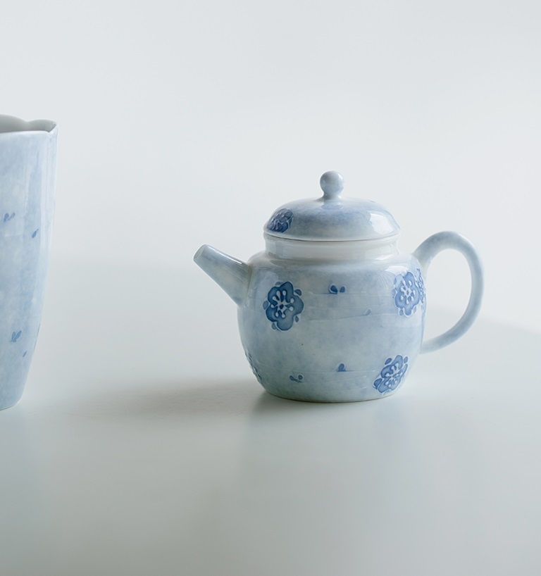 Thumbnail: Mini Blue Sakura Teapot (90ml)