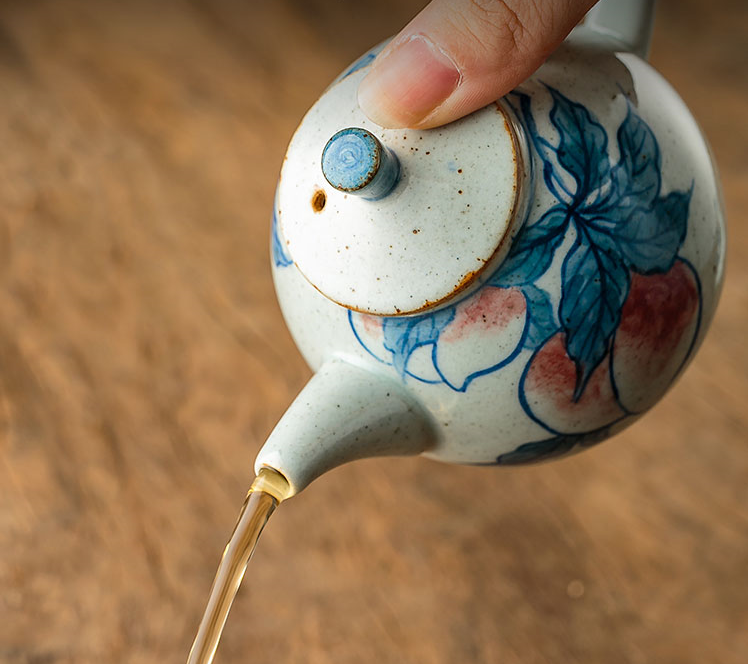 Thumbnail: Qinghua Ripen Guava Teapot