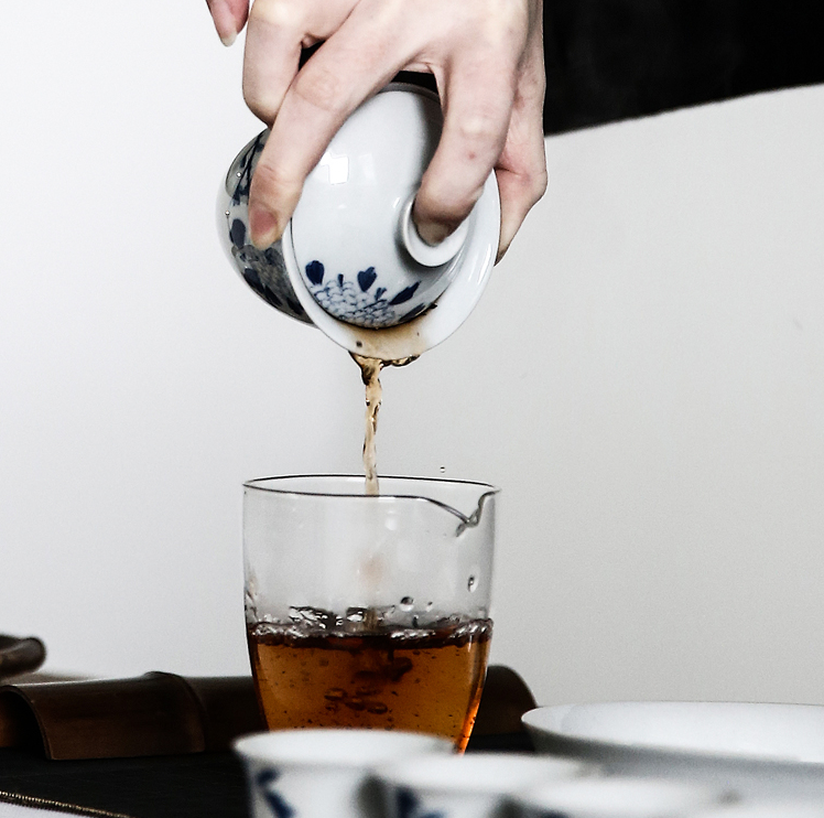 Thumbnail: Qinghua Hydrangea Gaiwan