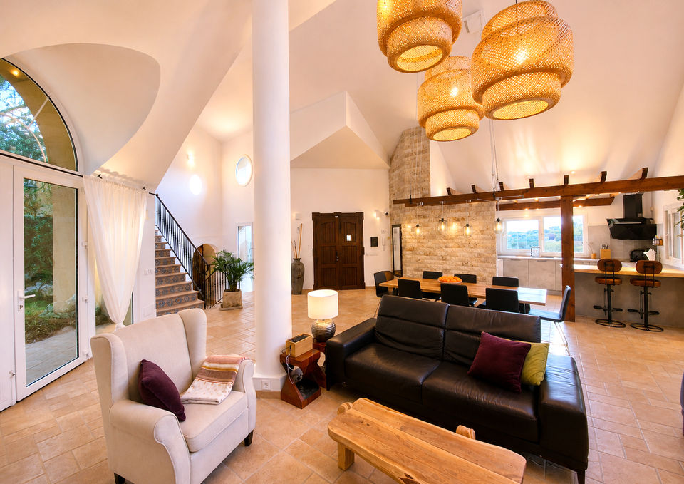 Photo of Villa Victoria, a private holiday villa in Alhaurín de la Torre near Málaga, Andalusia, Spain, with spacious rooms, outdoor areas, gardens and swimming pool.