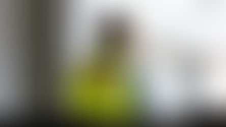 Mit Gummistiefeln und Gelbwesten