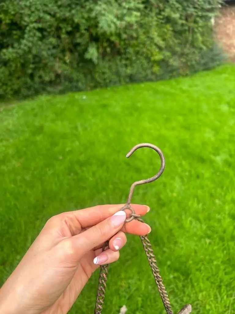 Thumbnail: Rustic Lovebird Hanging Bird Feeder