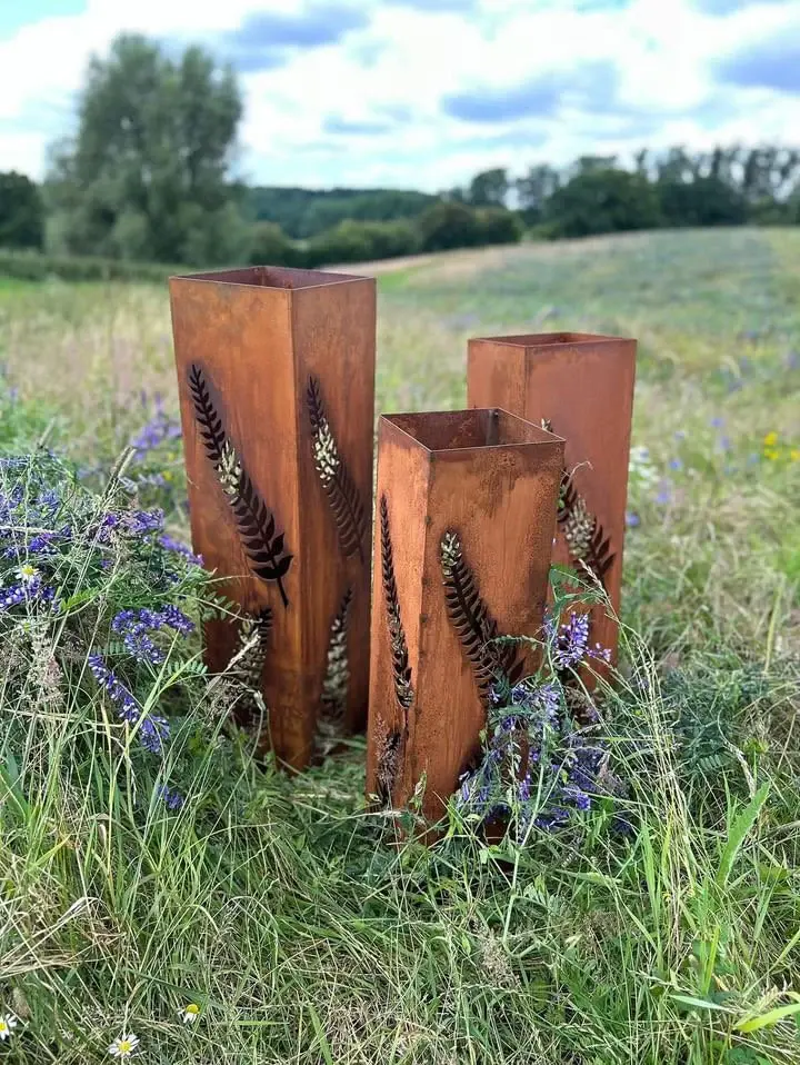 Set Of 3 Fern Columns