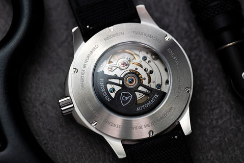 NauticMaster Sellita SW 200 Uhrwerk durch Glasboden