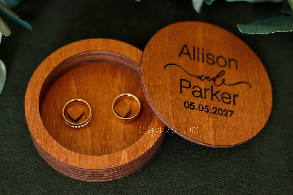 Thumbnail: Шкатулка для обручок з гравіюванням