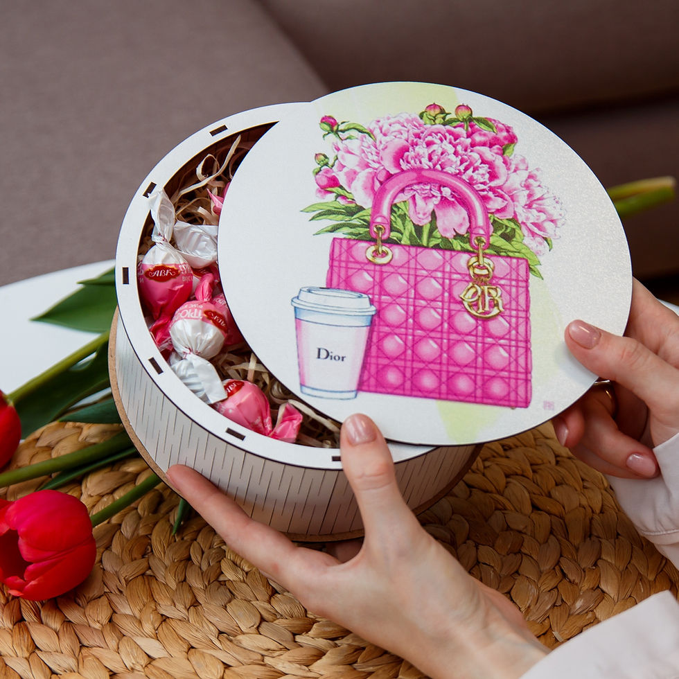 Круглий бокс з сумкою та піонами