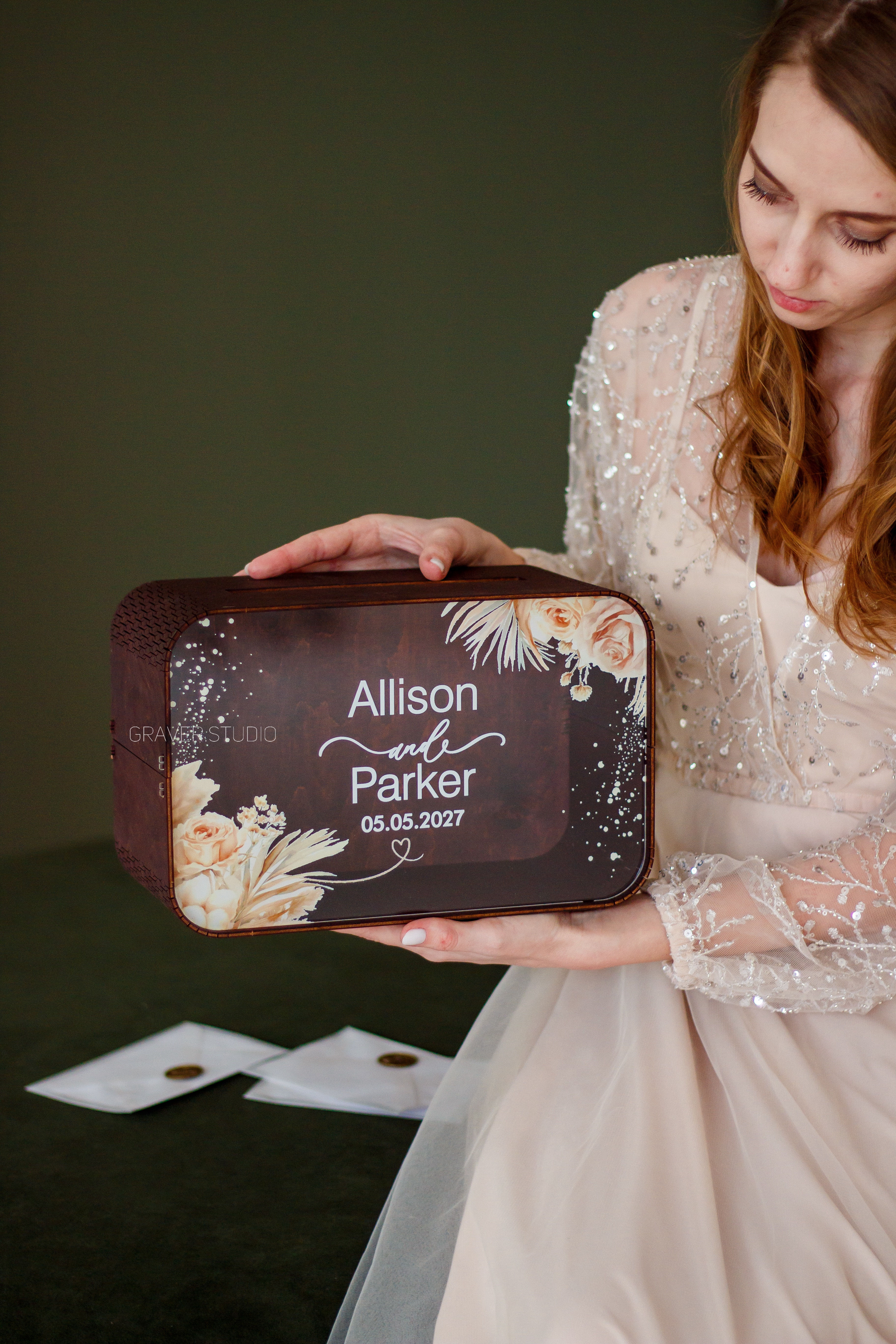 Прямокутна скриня для конвертів з акрилом та принтом