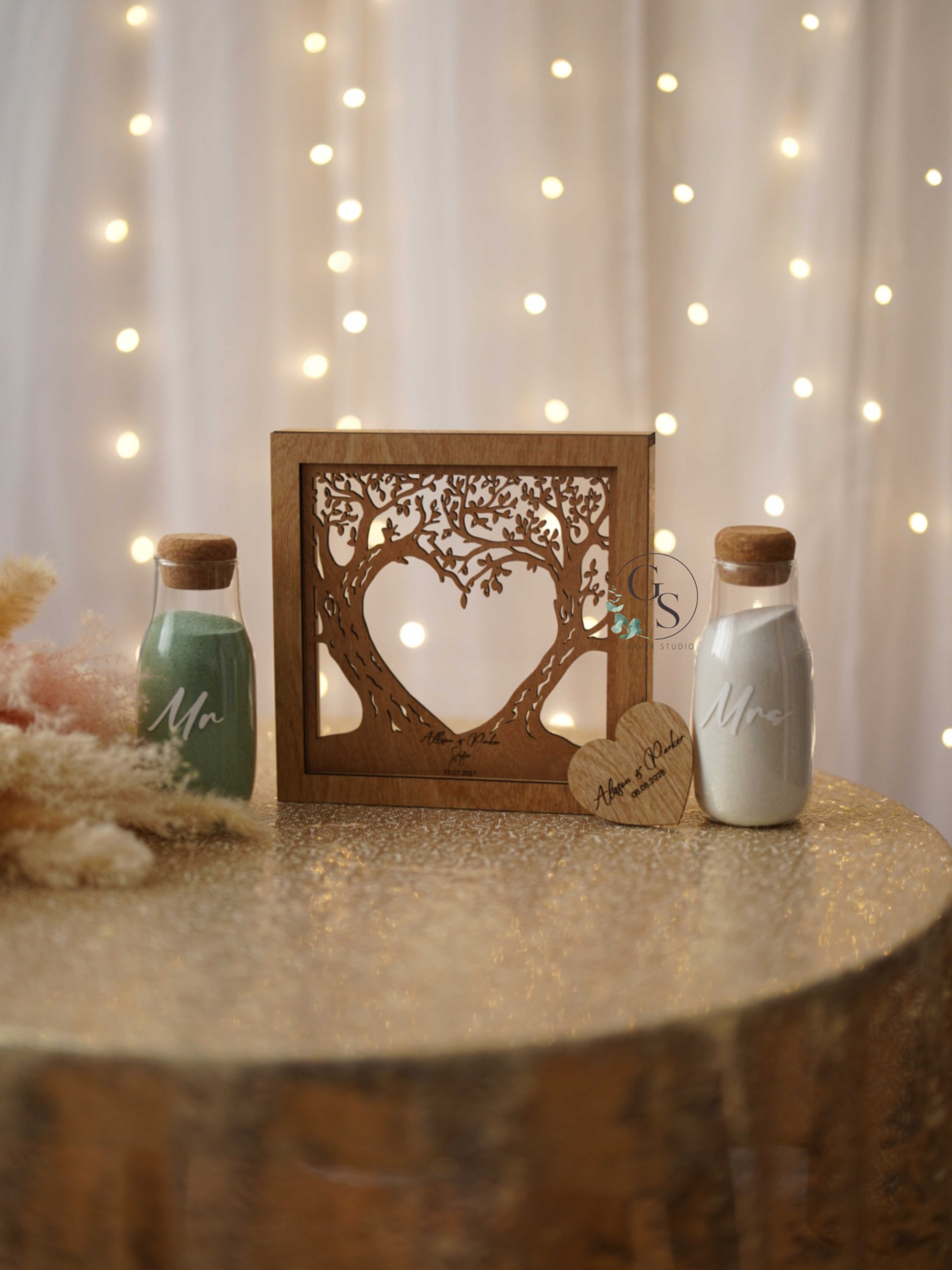 Пісочна церемонія з вирізаним сімейним деревом