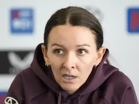 Kate Cross expects results under ‘queen of English cricket’ Charlotte Edwards