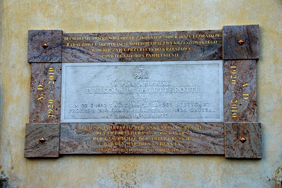 Die Erika-Simon-Stiftung unterstützt die notwendig gewordene Restaurierung der Lutterotti-Gedenktafel.