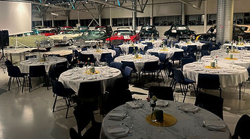 Pyntet bord i senteret