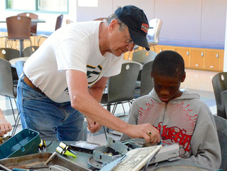 SML Good Neighbors Middle School Academy receives a generous gift