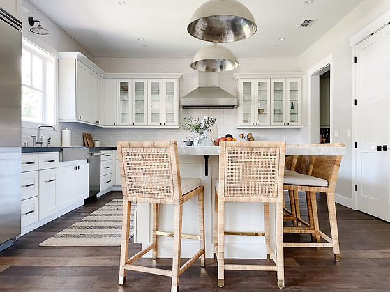 large-coastal-white-kitchen.jpeg