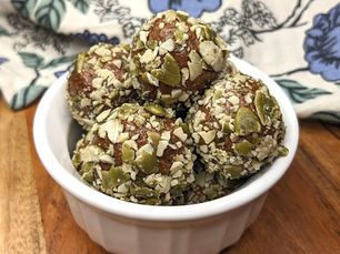 Bolinhos energéticos de semente de abóbora e chocolate amargo