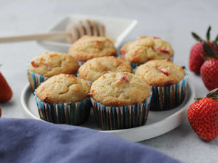 Muffins de farinha de amêndoa e morango