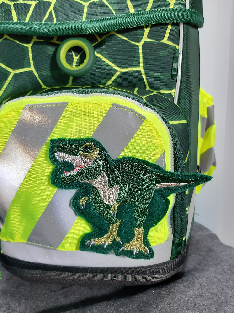 Thumbnail: T-Rex Klettie