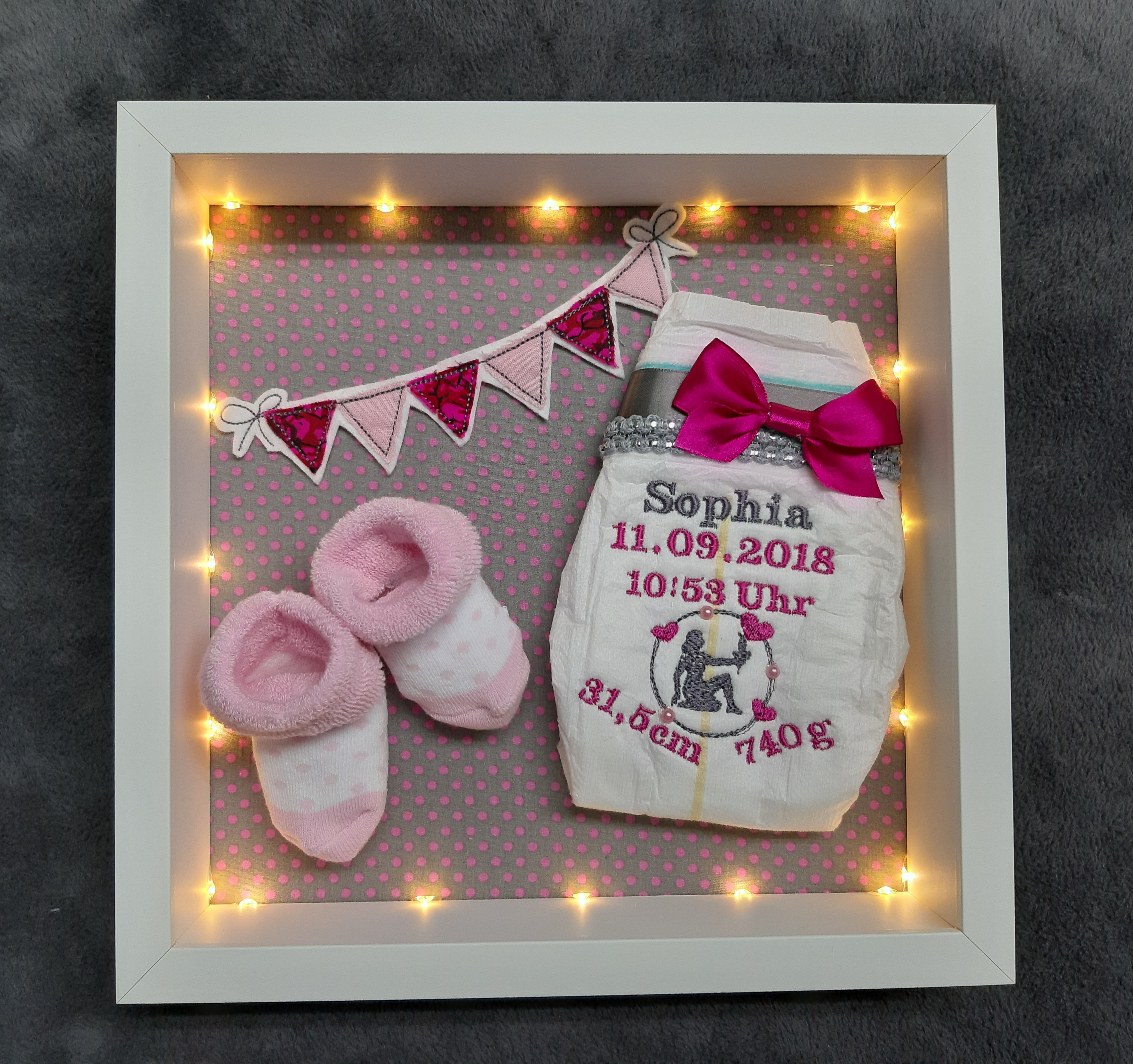 Sophia mit Wimpelkette