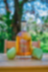 liqueur de poire et 3 poires copie.jpg