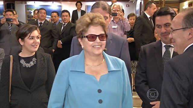 Dilma se diz satisfeita após votação sobre manobra fiscal
