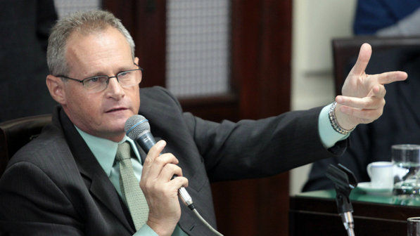 Beltrame convoca reunião com polícias Civil e Militar, após morte de três PMs