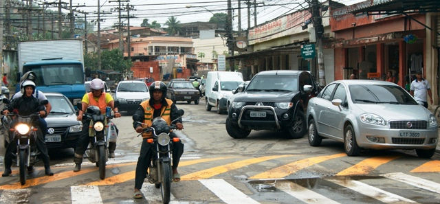 Queimados entrega obras que cessam enchentes na Porteira e vias são reabertas