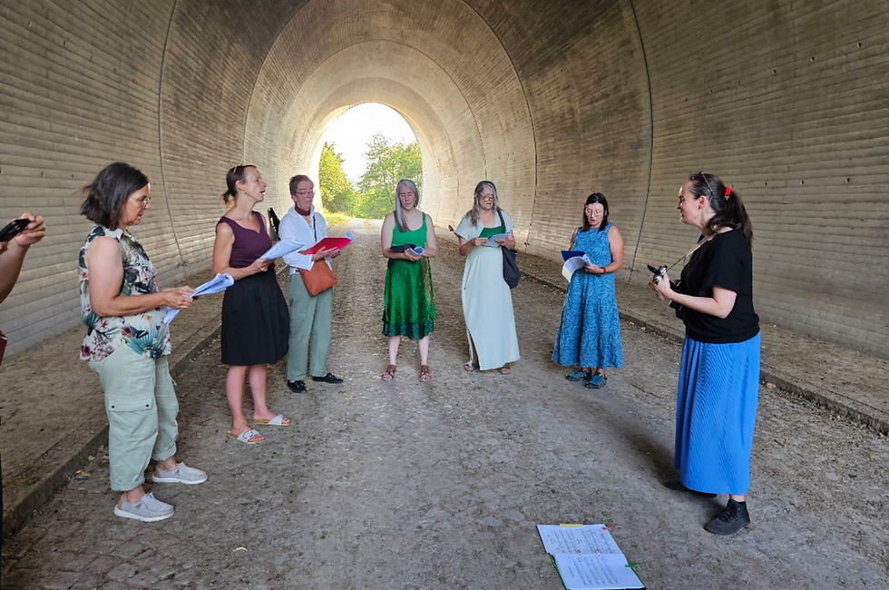Ein Tunnel. Viele Stimmen. Gänsehaut.