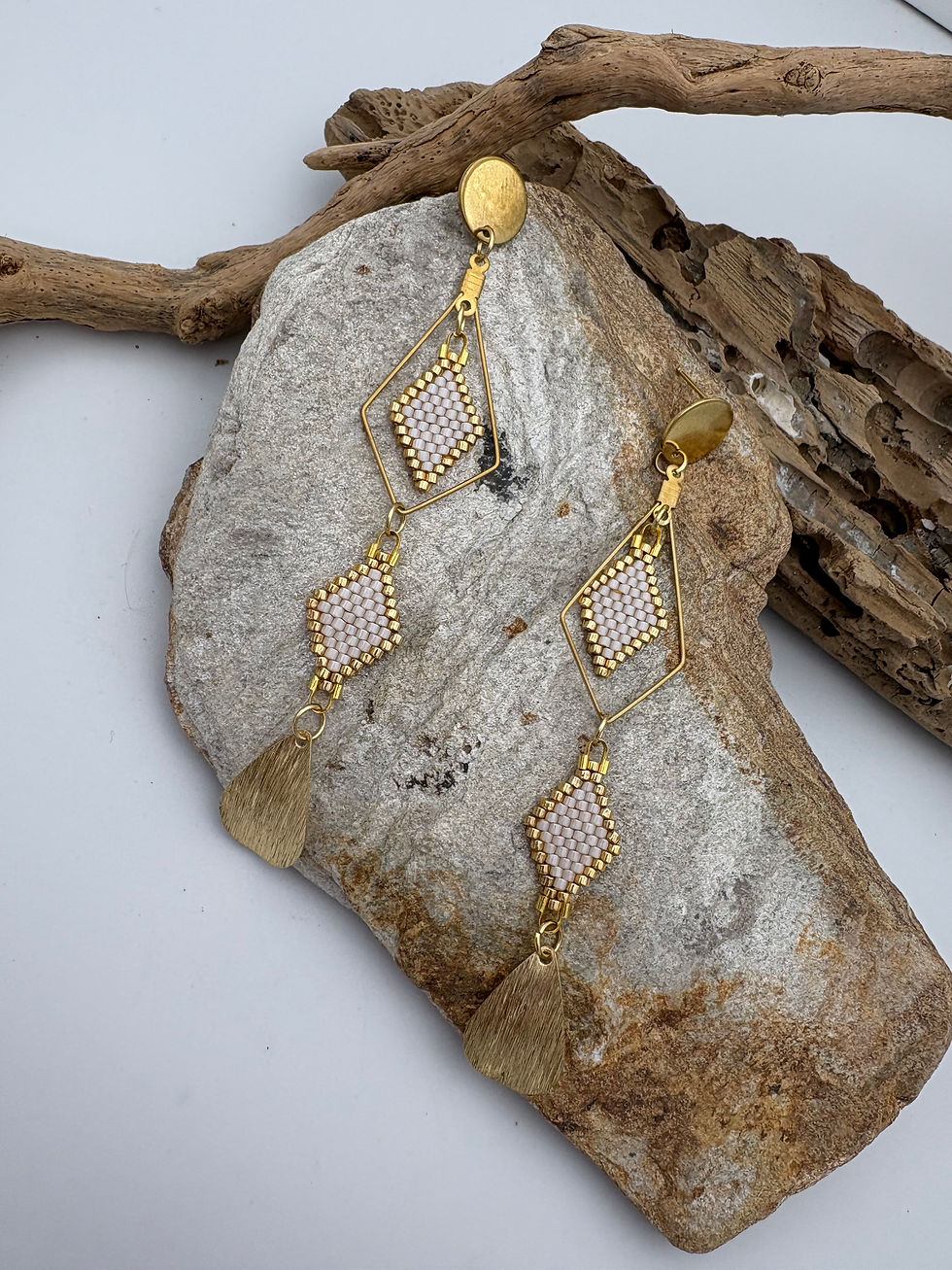 Miniature : boucles d’oreilles en losange miyuki doré et blanc
