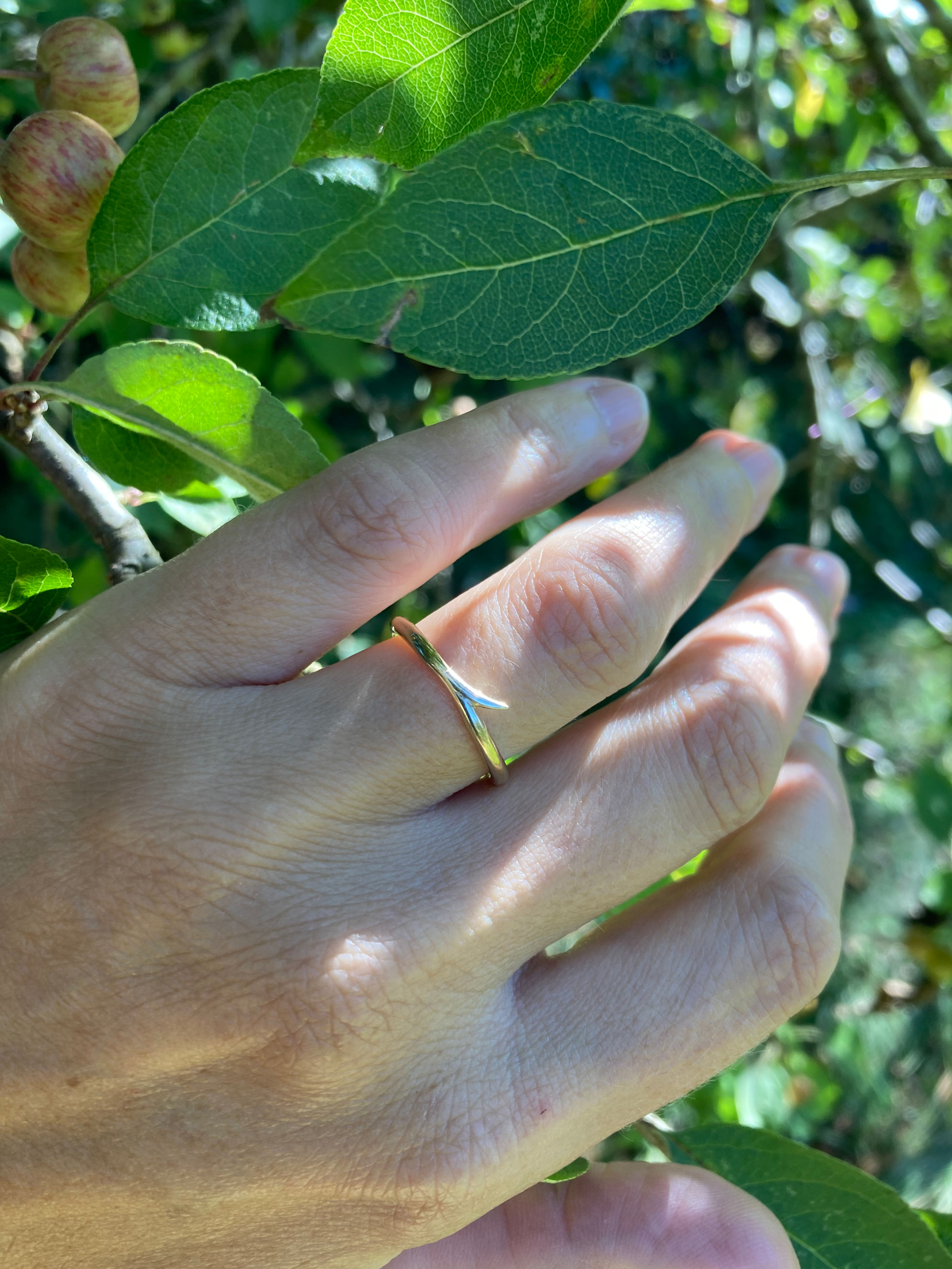 India Flick ring in 9ct gold