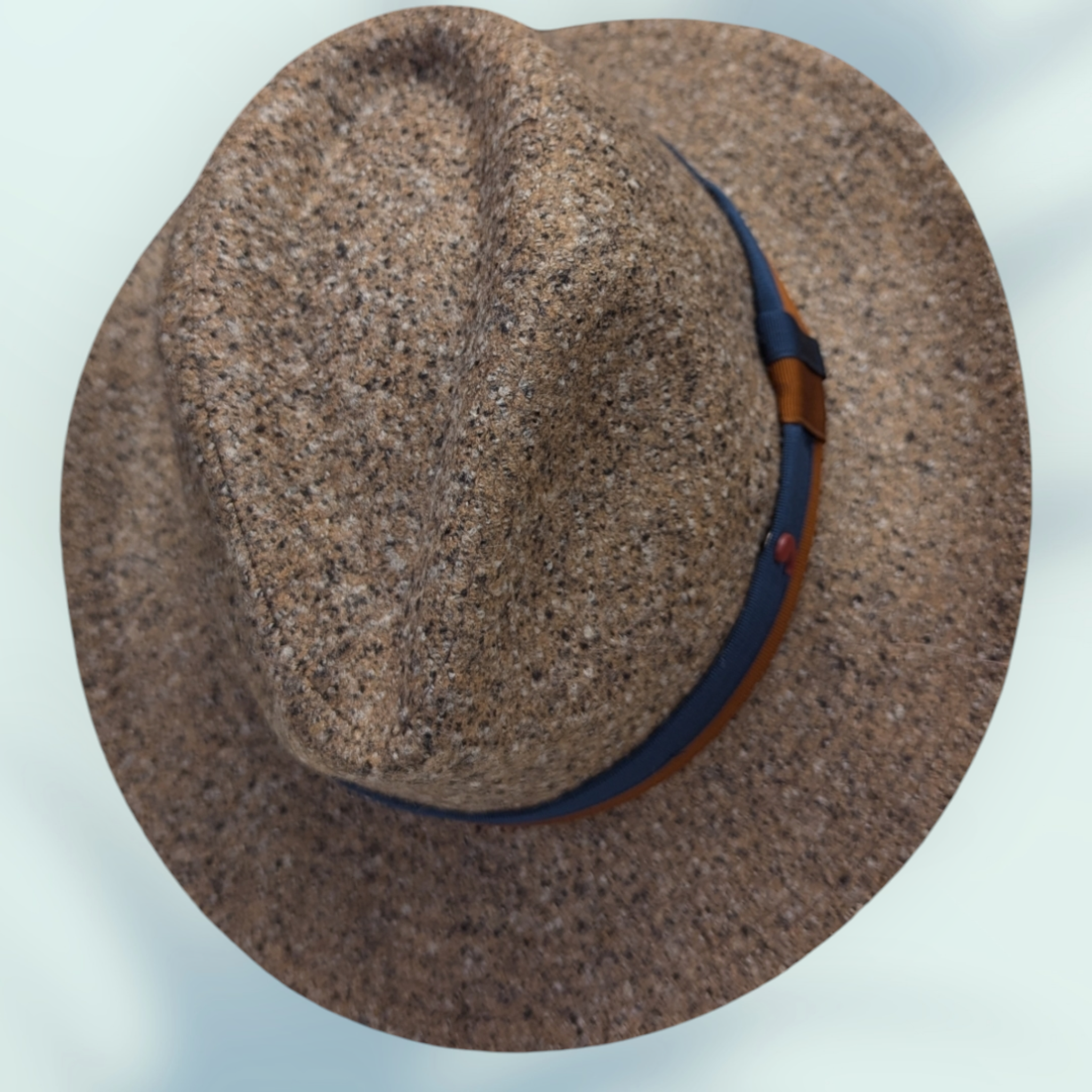 Fedora beige met blauw bruine band