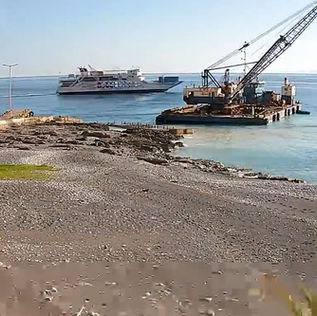 Με γρήγορους ρυθμούς προχωρούν οι νέες υποδομές στο λιμάνι της Αγιάς Ρουμέλης.