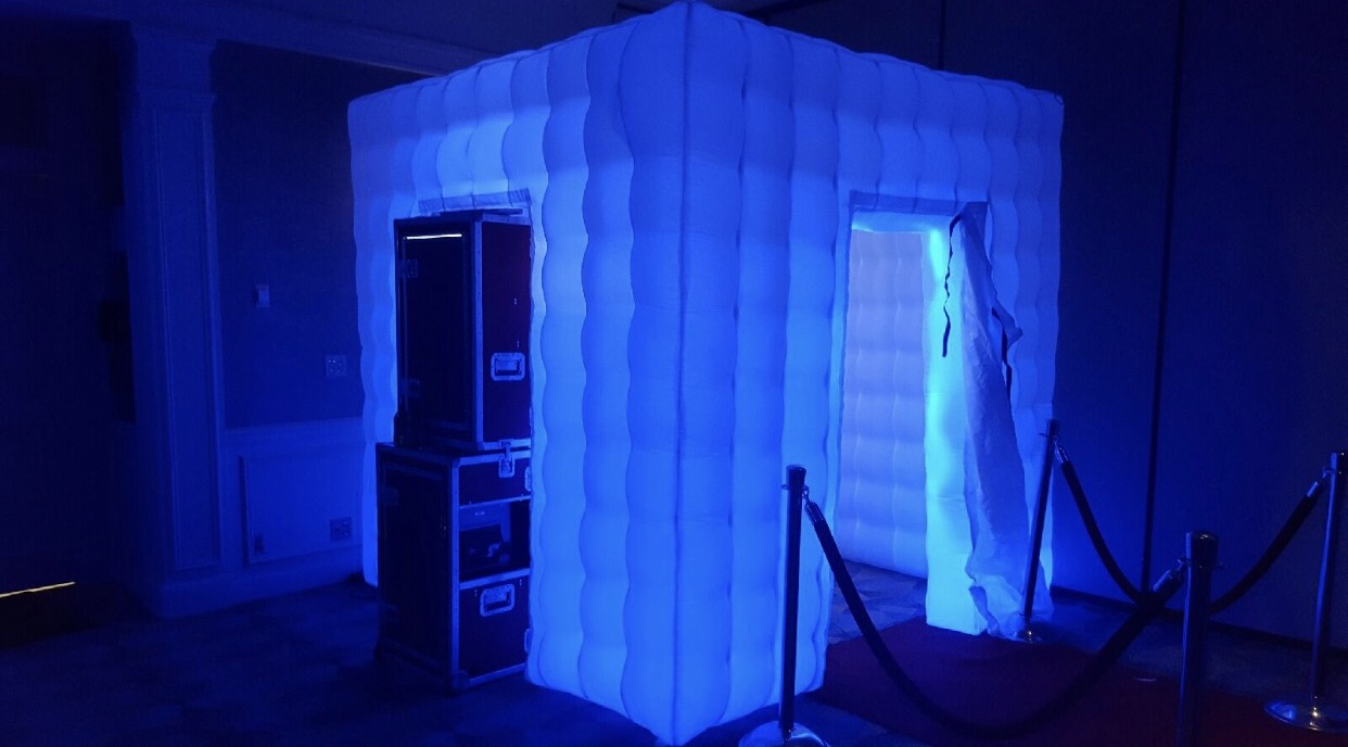 photo booth backdrop