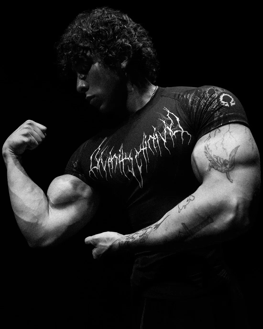 Camiseta Masculina Impressão Gótica Muscular
