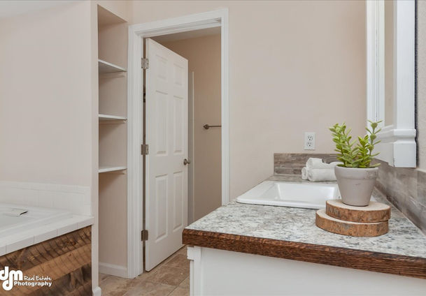 21-Master Bath_IMG_5322.jpg