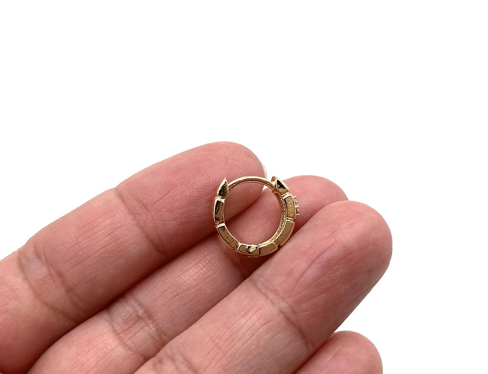 Thumbnail: H195 Little Flower Gold Huggies