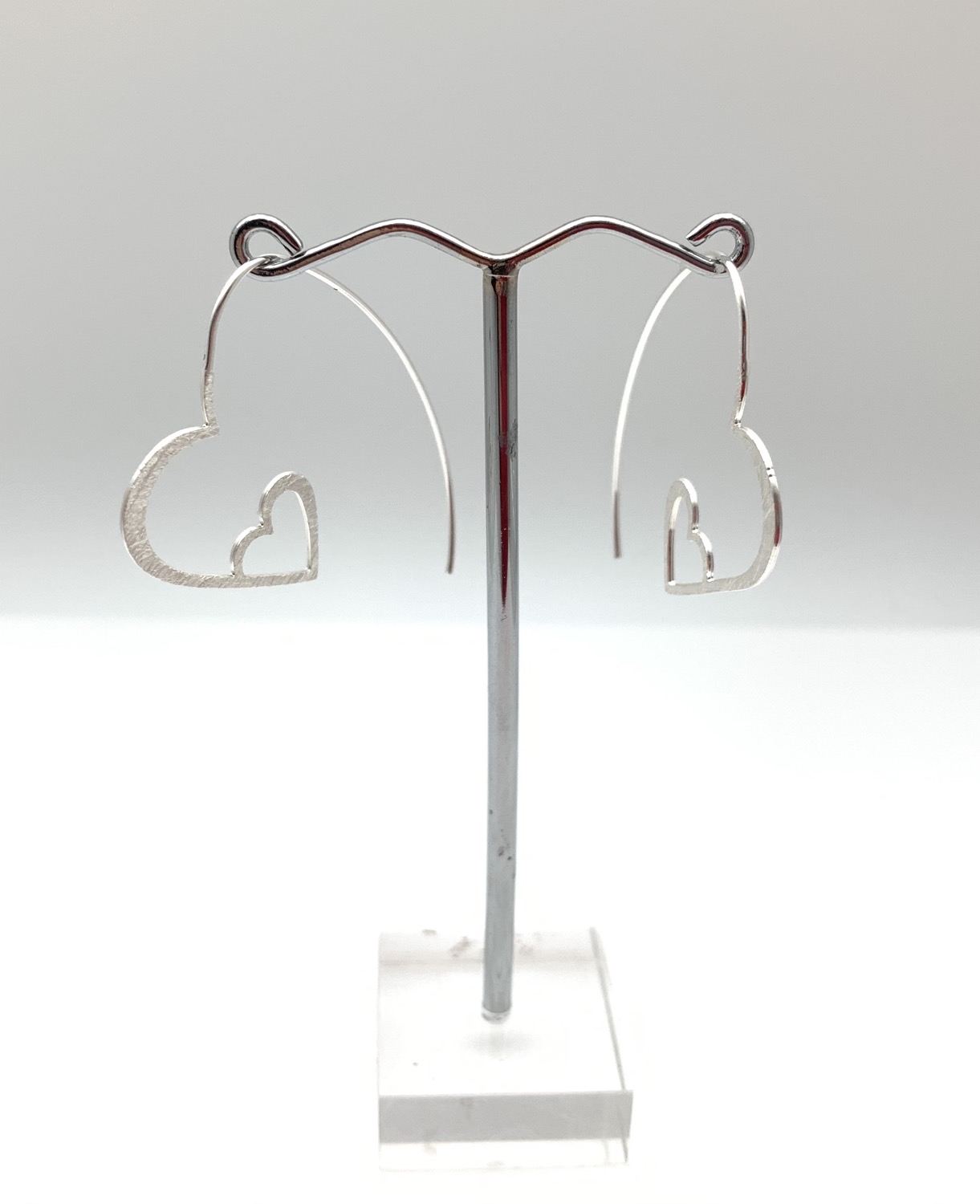 Thumbnail: ES429 Silver Heart Hoops