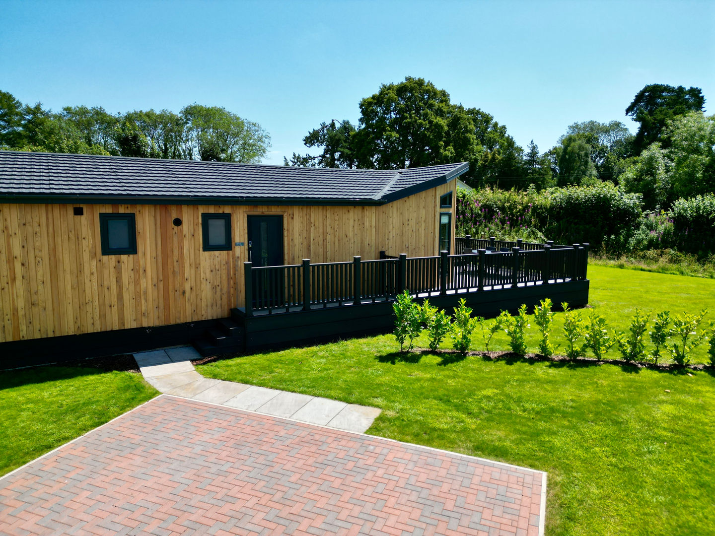 The Wentwood Lodge 3 bedroom six person luxury lodge with Hot Tub garden decking ensuite Forest of Dean Wye Valley Gloucestershire