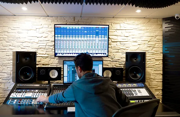 Wavy Entertainment: Your Premier Atlanta Video Production Company for Stellar Music and Commercial Production