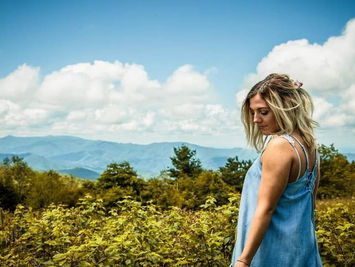 Scenic park photoshoot for a graduating senior