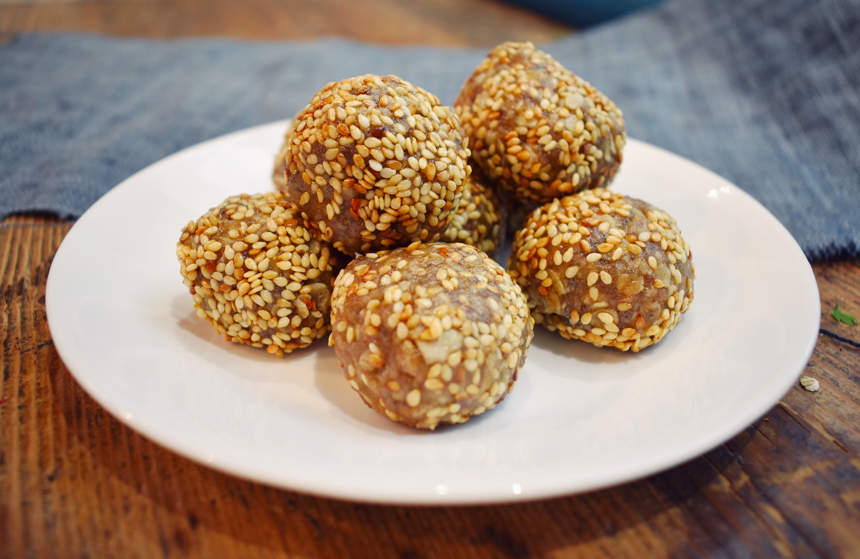 Chia & Oats Energy Balls