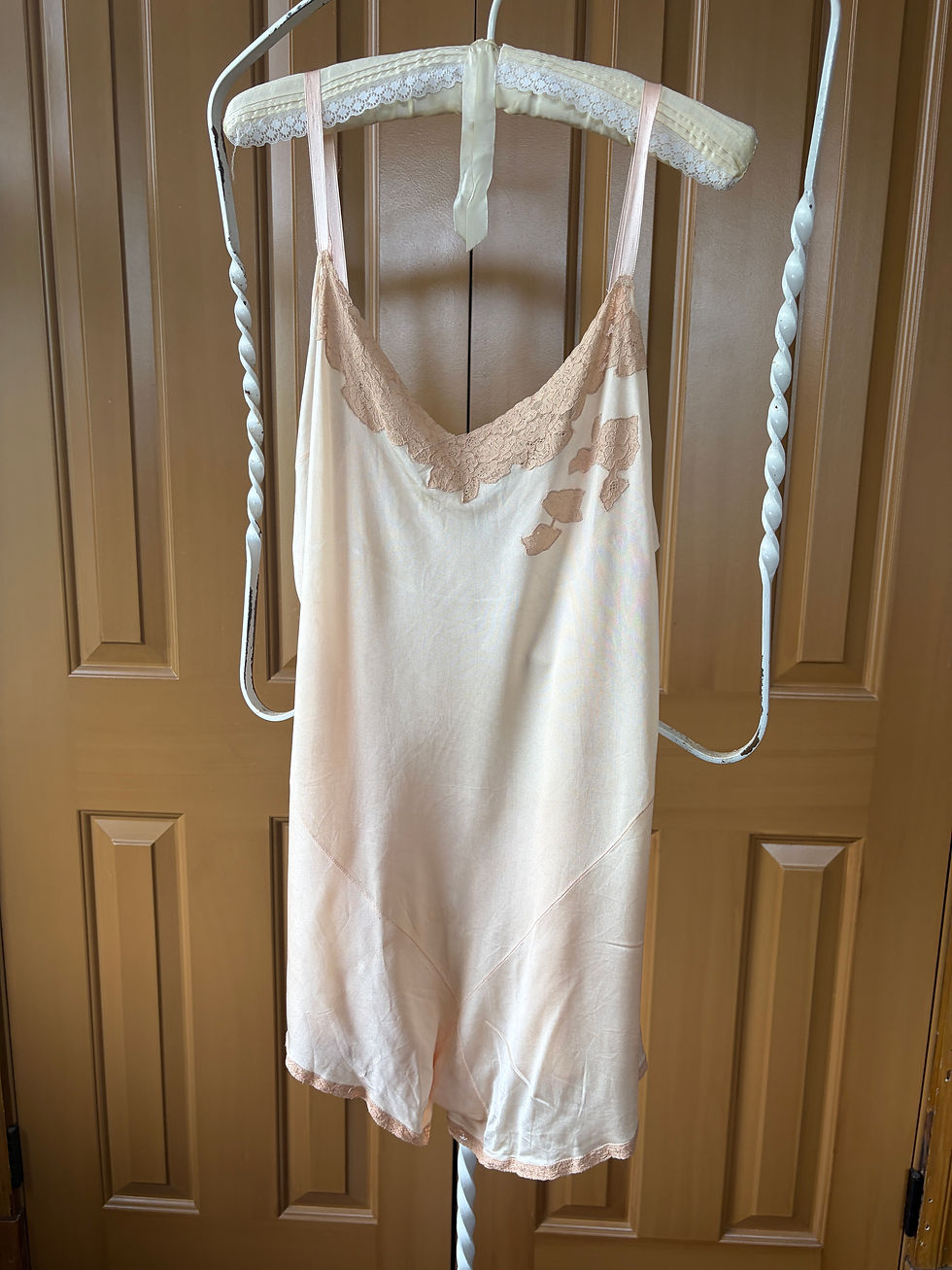 Thumbnail: 1930's Silk Alencon Lace Neckline / Bust Step In