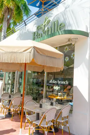 Lincoln Road Miami Beach Breakfast Guide: Fuel Your Day Before Shopping (Best Spot on the Strip)