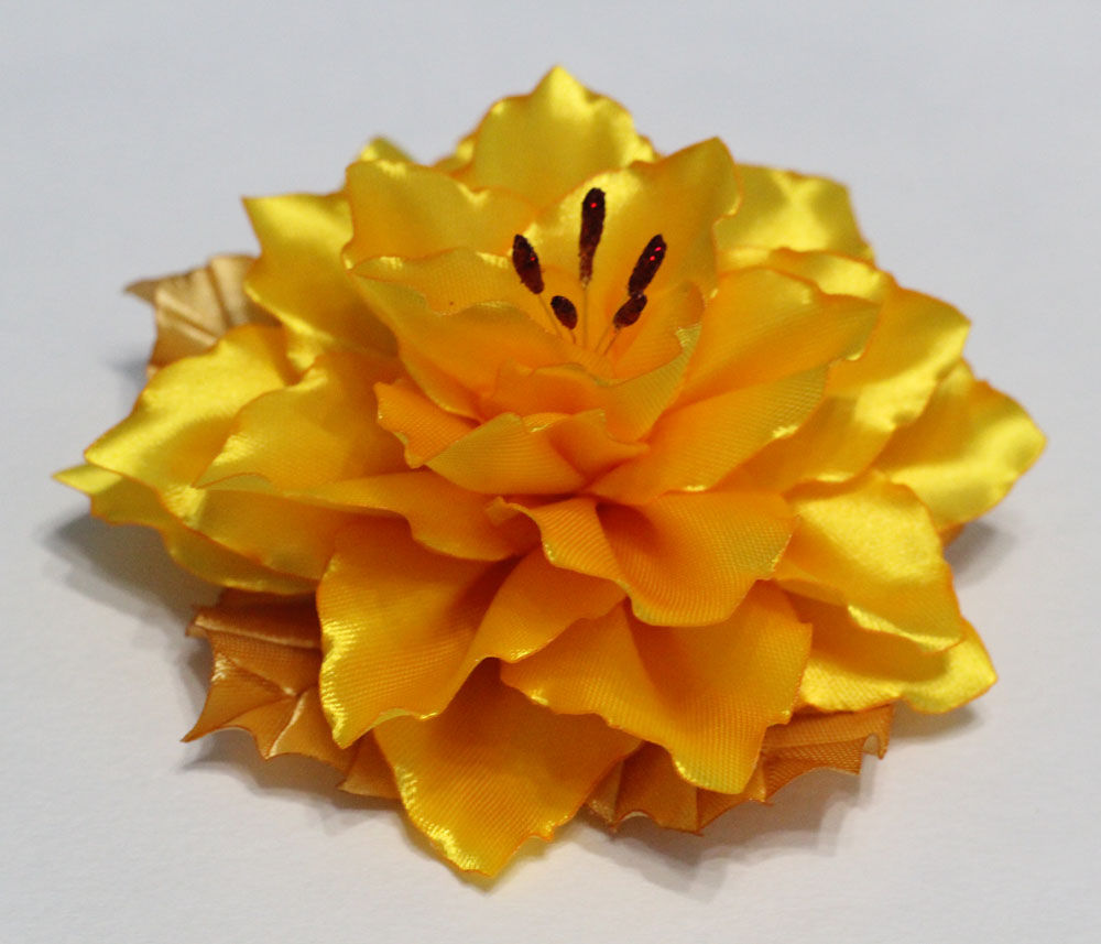 Лилия на зажиме