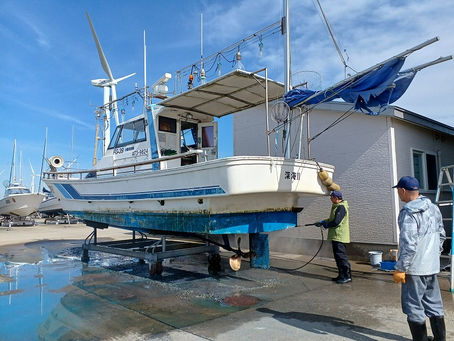秋晴れの船おろし