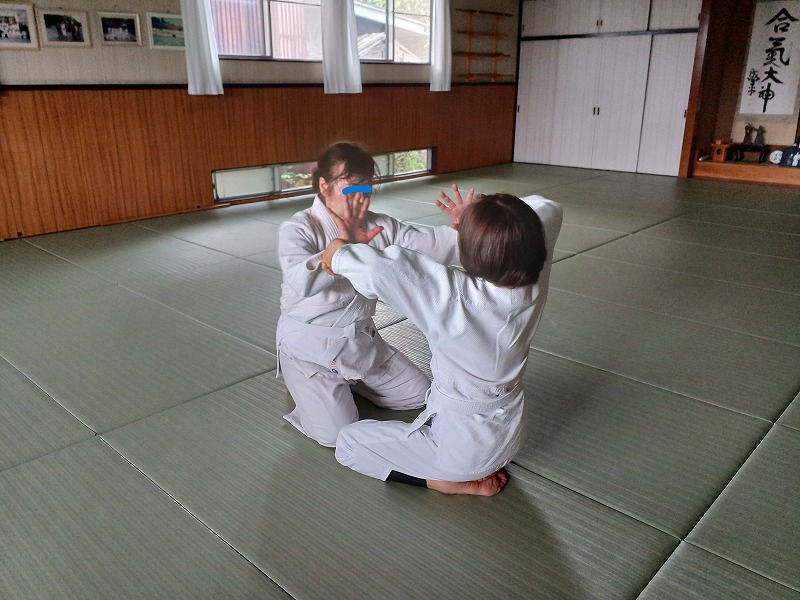 合気道浩然館 手で投げない