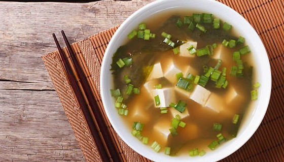 Miso leves rákkal
