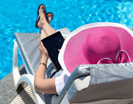 swimming-pool-6803836_1280.jpg