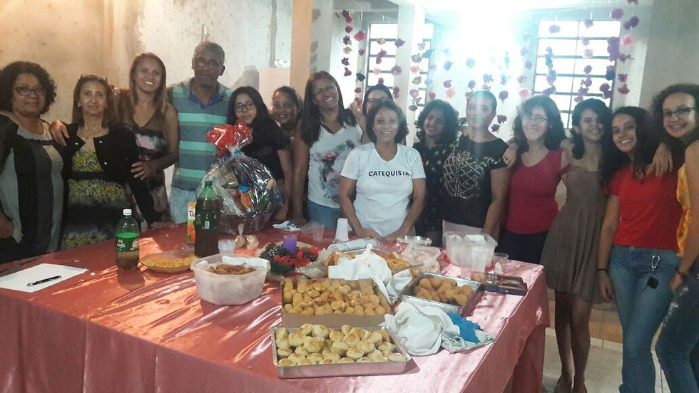 Assembleia e confraternização dos catequistas da paróquia. Cada ano é sorteada entre os catequistas presente uma cesta de Natal. Esse ano a sorteada foi a Ozenaide da comunidade São Francisco.