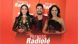 Antoñito Molina, Pastora Soler y María Peláe deslumbran en los Premios Radiolé