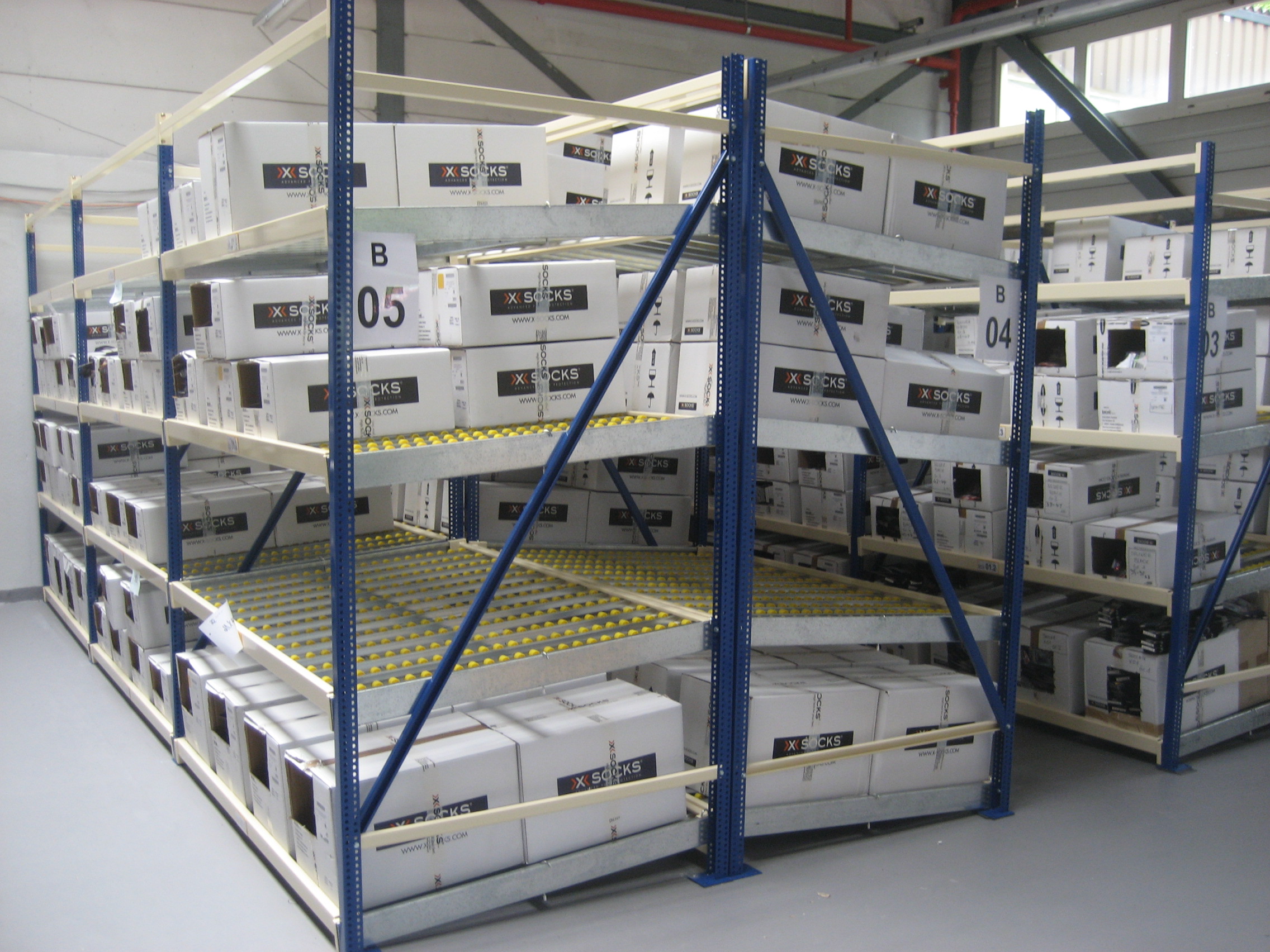 Dynamische Regalsysteme Läderach Lagersysteme